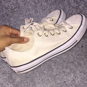 Cream converse
